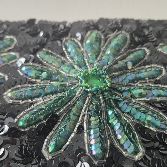 Black and Green Beaded Clutch - Picture 4 of 9